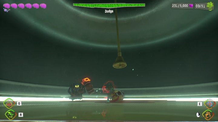 Judge dzierży w swoich dłoniach duży, mocarny młotek - Psychonauts 2: Judge boss - jak pokonać? - Psychonauts 2 - poradnik do gry