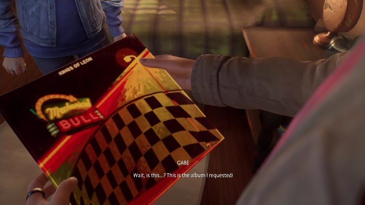 Alex wręczy bratu zakupiony wcześniej winyl, a to rozpocznie mała imprezkę - Life is Strange True Colors: Pierwsza wizyta w mieszkaniu - solucja - Life is Strange True Colors - poradnik do gry