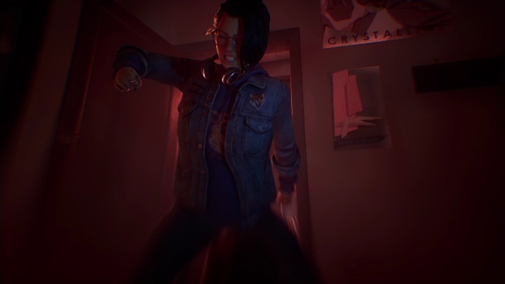 Gdy mężczyzna zaatakuje Waszego brata, Alex zrzuci się na niego z pięściami - Life is Strange True Colors: Pierwsza wizyta w mieszkaniu - solucja - Life is Strange True Colors - poradnik do gry