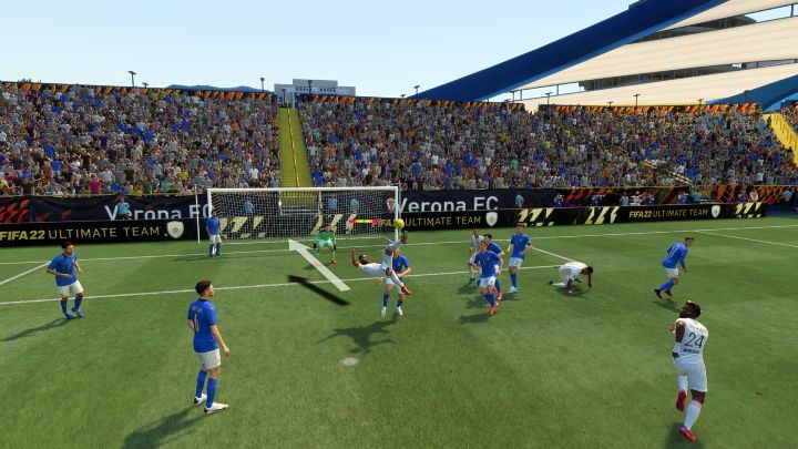 Strzał przewrotką lub nożycami to najtrudniejsze zagranie, które poprawnie potrafią wykonać tylko najlepiej wyszkoleni piłkarze - FIFA 22: Strzały na bramkę - FIFA 22 - poradnik do gry