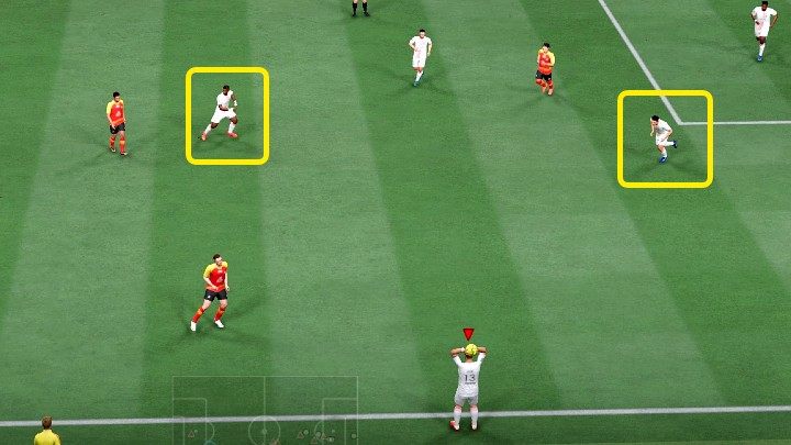 Rzuty z autu standardowe zagranie, które wznawia rozgrywkę zza linii bocznej boiska - FIFA 22: Stałe fragmenty gry - FIFA 22 - poradnik do gry