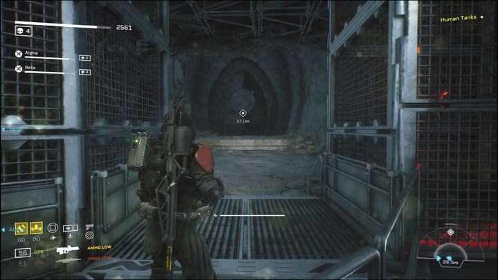 Idąc dalej, uważajcie na pojedynczych Xenów, wyłaniających się z dziur po prawej stronie - Aliens Fireteam Elite: Ewakuacja #2 - solucja, opis przejścia - Aliens Fireteam Elite - poradnik do gry