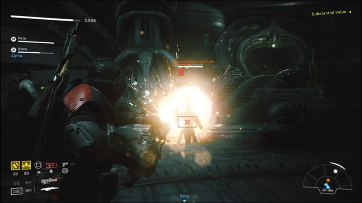 Na platformie zostaniecie zaatakowani przez wiele zwykłych Xenów, ale i również przez dwóch wojowników - Aliens Fireteam Elite: Natarcie - solucja, opis przejścia - Aliens Fireteam Elite - poradnik do gry