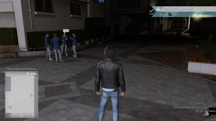 Następnie udajcie się do szkoły i porozmawiajcie z uczniami stojącymi na dziedzińcu - Lost Judgment: The SRCs Hunt for the Truth - solucja, opis przejścia - Lost Judgment - poradnik do gry