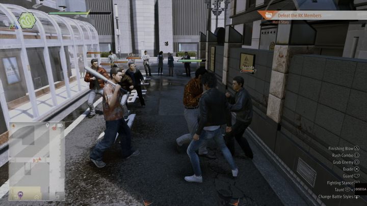 Po wyjściu z biura udajcie się prosto do końca ulicy, a następnie skręćcie w lewo - Lost Judgment: Chapter 5 Double Jeopardy - solucja, opis przejścia - Lost Judgment - poradnik do gry