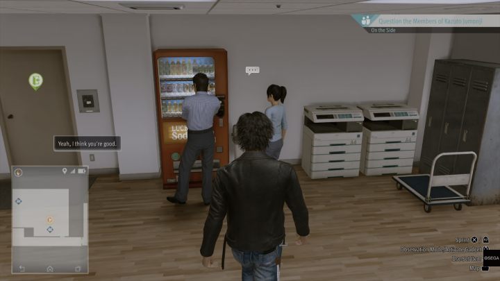 Porozmawiajcie ze wszystkimi pracownikami biura i idźcie na dach budynku - Lost Judgment: The Chaos of the Masked Writer - solucja, opis przejścia - Lost Judgment - poradnik do gry