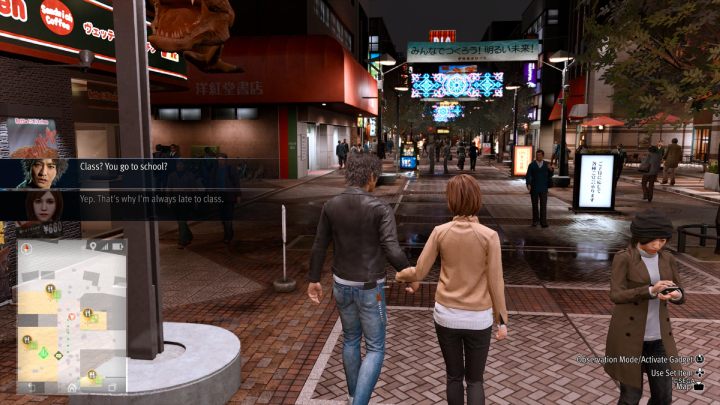 Udajcie się w wyznaczone miejsce i poczekajcie na Emily przy stacji - Lost Judgment: Step by Step - solucja, opis przejścia - Lost Judgment - poradnik do gry