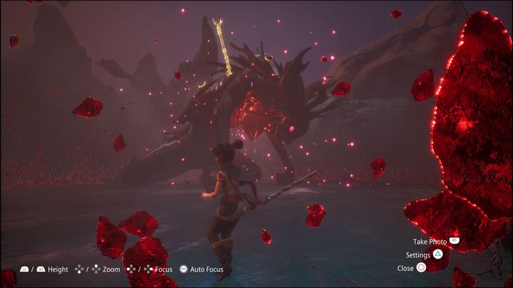 W trzeciej fazie, arena stanie się jeszcze mniejsza niż w fazie drugiej, ponadto boss zyska bardzo groźny atak, który zacznie się w momencie, gdy Corrupt Rot God oprze się o ziemię swoimi rękoma i zacznie tworzyć eksplozję wyłaniającą się z jego klatki piersiowej, a raczej spaczonego kwiatu - Kena Bridge of Spirits: Corrupt Rot God - boss, jak pokonać? - Kena Bridge of Spirits - poradnik do gry