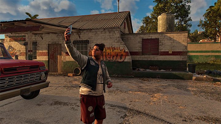 Po dokonaniu sabotażu przy wszystkich interaktywnych banerach najlepiej jest odbić się od dźwigu i poszybować z pomocą wingsuita w stronę miejsca planowanego spotkania z Bicho - Far Cry 6: Bombowy szum (Hype Bomb) - solucja, opis przejścia - Far Cry 6 - poradnik do gry