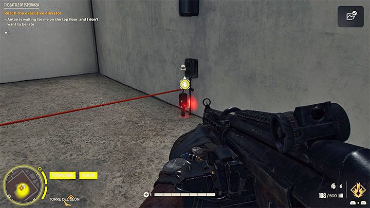 Docelowo musicie rozejrzeć się w okolicznych korytarzach za schodami pozwalającymi dotrzeć na wyższe piętra - Far Cry 6: Bitwa o Esperanzę (The Battle of Esperanza) - solucja, opis przejścia - Far Cry 6 - poradnik do gry