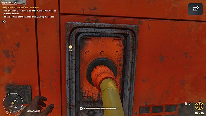 Na farmie z punktu 1 na mapie (Casa Rivera) musicie zniszczyć deski z obrazka 1 żeby odsłonić zawór i móc wejść z nim w interakcję - Far Cry 6: Wszystko do stracenia (Everything to Lose) - solucja, opis przejścia - Far Cry 6 - poradnik do gry