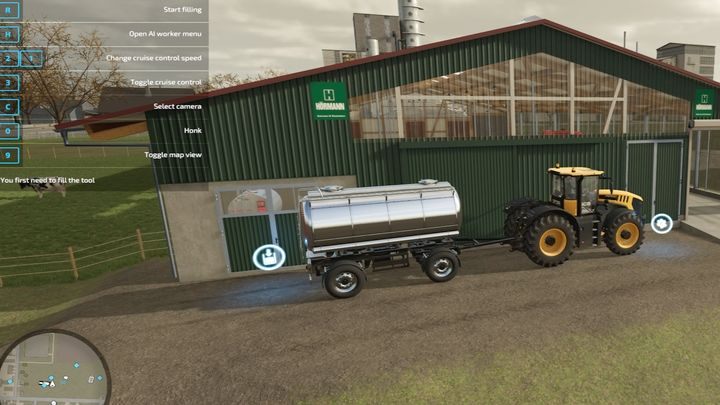 By rozpocząć napełnianie, należy ustawić cysternę przed stodołą, w miejscu, gdzie widoczne są małe drzwi oraz ikona załadunku - Farming Simulator 22: Krowy - hodowla, porady - Farming Simulator 22 - poradnik do gry
