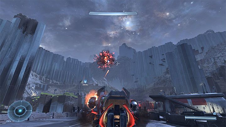 Od Broni dowiecie się o konieczności zbadania 4 znaczników - Halo Infinite: Sekwencja - solucja, opis przejścia - Halo Infinite - poradnik do gry