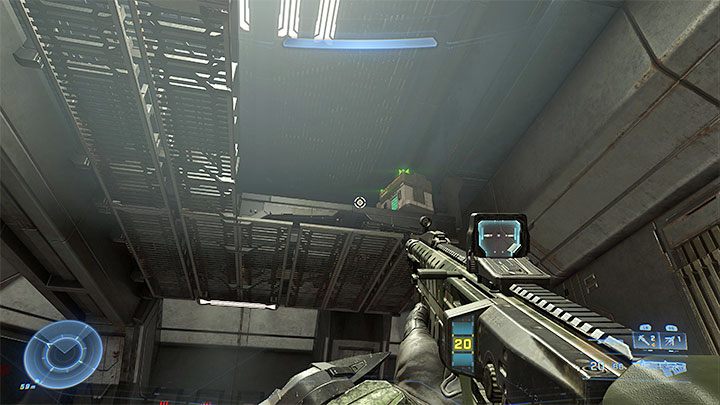 Po wejściu do hangaru dostańcie się na jego górne balkoniki, na których jest skrzynia z rdzeniem - Halo Infinite: Wykopaliska (Kontakty) - lista, rdzenie, nagrania - Halo Infinite - poradnik do gry