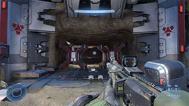 W celu odblokowania sobie dostępu do znajdźki musicie w środkowej części wrogiej bazy zlokalizować źródło energii z obrazka 1 - Halo Infinite: Zbrojownia rozrachunku (Kontakty) - lista, rdzenie, nagrania - Halo Infinite - poradnik do gry