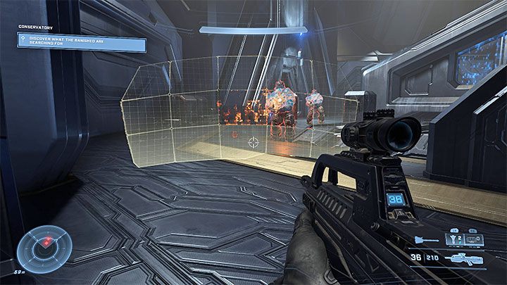 Tuż po dotarciu do wnętrza Konserwatorium znajdziecie zwłoki Spartanina, a przy nich kolejne ulepszenie pancerza Master Chiefa - to Przenośna ściana, którą możecie używać w zastępstwie dla wyrzutni linowej i innych gadżetów - Halo Infinite: Konserwatorium - solucja, opis przejścia - Halo Infinite - poradnik do gry