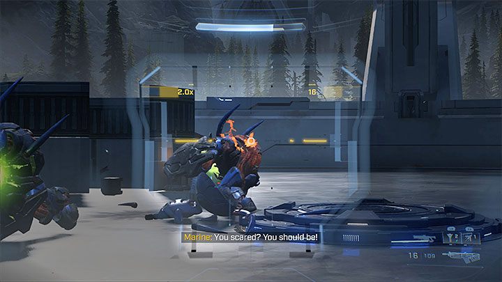 Słabością łowców są odsłonięte pomarańczowe części ciała - Halo Infinite: Łowcy - jak pokonywać? - Halo Infinite - poradnik do gry