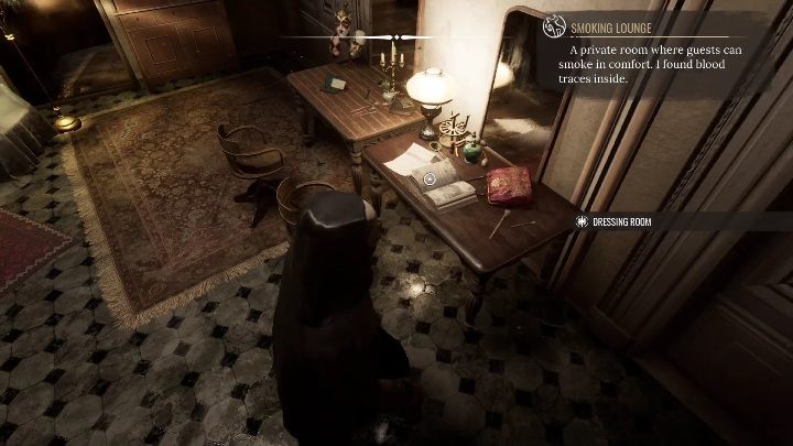 Następnie zbadajcie pierwsze biurko, to na którym jest lustro - Sherlock Holmes Chapter One: Ofiarne jagnię, Rezydencja - solucja - Sherlock Holmes Chapter One - poradnik do gry