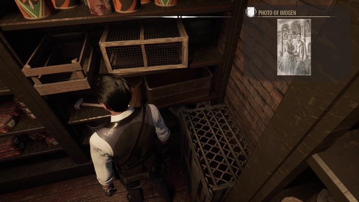 Drugą książkę z trylogii Bazukologii znajdziecie w rogu, pomiędzy drewnianymi skrzyniami - Sherlock Holmes Chapter One: Literatura wątpliwych lotów - trofeum, jak zdobyć? - Sherlock Holmes Chapter One - poradnik do gry