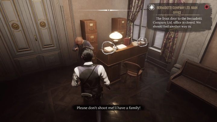 Po sprawdzeniu rzeczy w niewielkim pomieszczeniu, czas zmienić zadanie w teczce i udać się dalej - Sherlock Holmes Chapter One: Muza z zagranicy, Norton i Bernadotti - solucja - Sherlock Holmes Chapter One - poradnik do gry