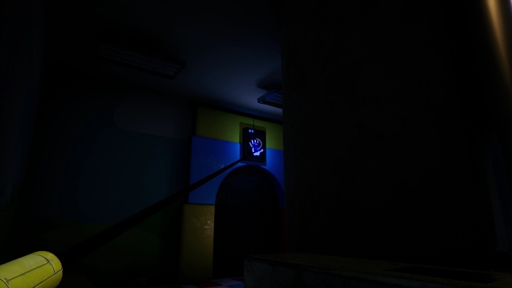 Aby wejść do hali należy otworzyć drzwi - Poppy Playtime: Niebieska dłoń - solucja, opis przejścia - Poppy Playtime - poradnik do gry