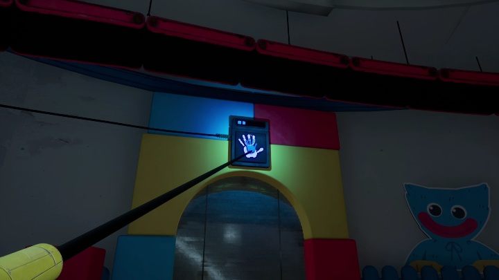Czas wrócić do sali, w której zdobyliście klucz - Poppy Playtime: Niebieska dłoń - solucja, opis przejścia - Poppy Playtime - poradnik do gry