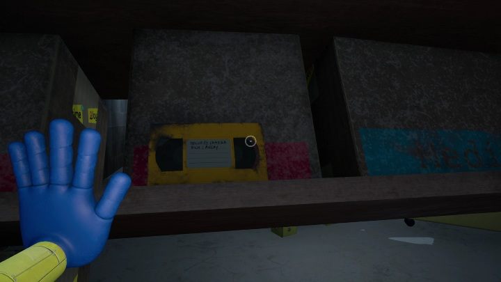 Na dole znajdziecie również żółtą taśmę, to kompletnie opcjonalne zadanie - Poppy Playtime: Czerwona dłoń - solucja, opis przejścia - Poppy Playtime - poradnik do gry