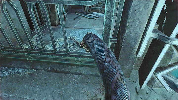 Wyjmijcie kabel z lewego slotu pokazanego na obrazku 1 - Amnesia Rebirth: The Tower - solucja, sekrety - Amnesia Rebirth - poradnik do gry