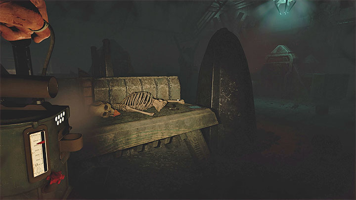 Następne w kolejności jest duże nieoświetlone pomieszczenie, w którym znajduje się kapsuła - Amnesia Rebirth: The Laboratory - solucja, sekrety - Amnesia Rebirth - poradnik do gry