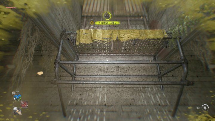 Gdy dotrzecie do szybko obracającego się wiatraka wentylacyjnego, spójrzcie do góry i wskoczcie na metalową konstrukcję, a następnie złapcie się jednego z drążków i wskoczcie na wyższe piętro tunelu - Dying Light 2: W Mrok - solucja, opis przejścia - Dying Light 2 - poradnik do gry