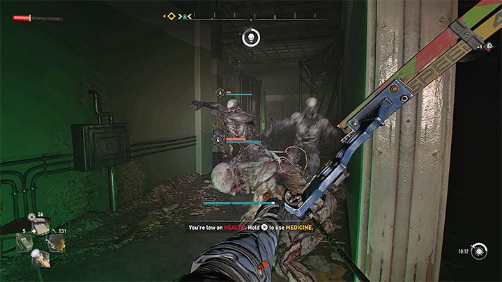 Wejdźcie do windy, wdrapcie się przez otwór w jej suficie i doskoczcie do otwartych drzwi - Dying Light 2: Audycja - solucja, opis przejścia - Dying Light 2 - poradnik do gry