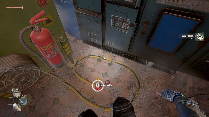 Po walce podnieście z ziemi kabel i wepnijcie go do pobliskiej maszyny, a następnie ponownie spróbujcie uruchomić maszynę sterującą przegrodami na tamie - Dying Light 2: Zaufać Pułkownikowi czy Mattowi? Teraz albo nigdy - Dying Light 2 - poradnik do gry