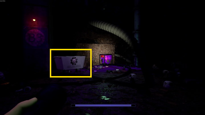 Uruchomcie kamery i poczekacie, aż animatronik będzie w okolicy trzech kubłów w rogu pomieszczenia - FNAF SB: Chica - boss, jak pokonać? - FNAF Security Breach - poradnik do gry