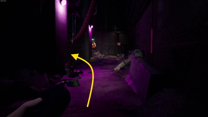 Udajcie się za kablem w głąb tuneli - FNAF SB: Chica - boss, jak pokonać? - FNAF Security Breach - poradnik do gry