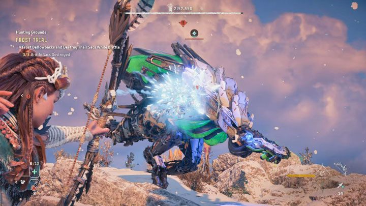 Do zaliczenia tego wyzwania potrzebna jest broń zdolna do strzelania bronią zadającą obrażenia od żywiołu mrozu - Horizon Forbidden West: Tereny łowieckie: Góry Urwiste - opis przejścia prób - Horizon Forbidden West - poradnik do gry