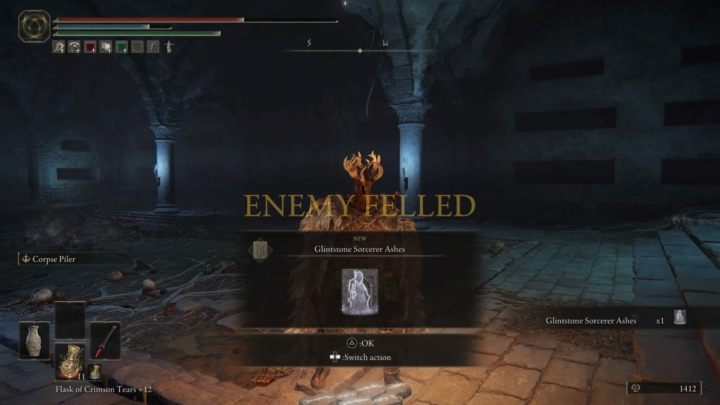 Za pokonanie Ślimaka, Przywoływacza Duchów w Katakumbach u kresu drogi (Roads End Catacombs) otrzymacie 3000 run oraz Prochy Bliźnioksiężnika (Twinsage Sorcerer Ashes) - Elden Ring: Ślimak, Przywoływacz duchów (Spiritcaller Snail)- boss, jak pokonać? - Elden Ring - poradnik do gry