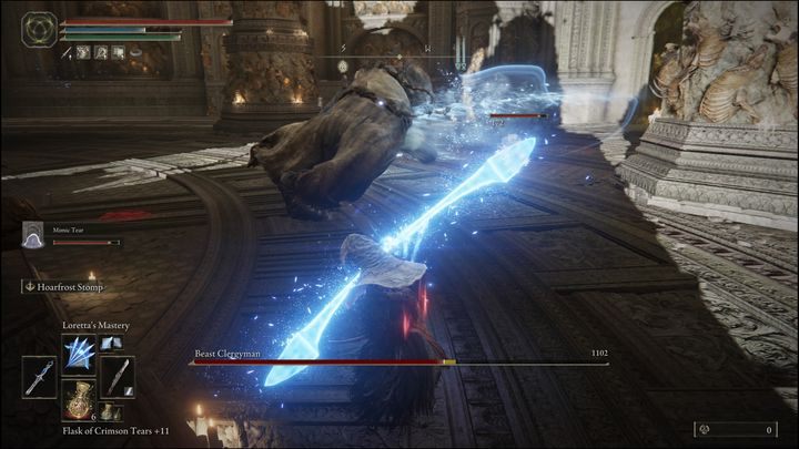 Gdy Bestialski duchowny będzie zajęty walką z Waszym przywołaniem, możecie również skorzystać z czarów, które zadają duże obrażenia, jednakże ładują się dłuższą chwilę, jak np - Elden Ring: Maliketh, Czarna Klinga (Maliketh, the Black Blade) - boss, jak pokonać? - Elden Ring - poradnik do gry