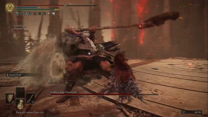 Jeśli chodzi o ataki toporem, to najczęściej są horyzontalne i tak jak wspomniane wcześniej, łączone z tupnięciami - Elden Ring: Hoarah Loux, wojownik (Hoarah Loux, Warrior) - boss, jak pokonać? - Elden Ring - poradnik do gry