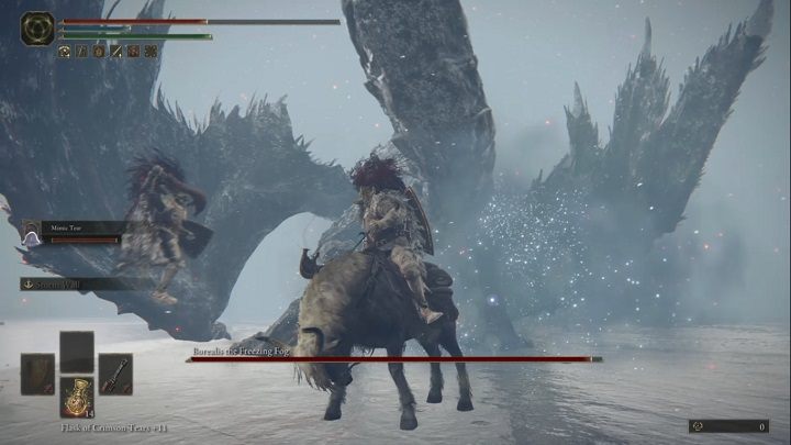 Borealis będzie próbować też zmiażdżyć Was nogami - Elden Ring: Borealis, Polarna Mgła (Borealis the Frozen Fog) - boss, jak pokonać? - Elden Ring - poradnik do gry