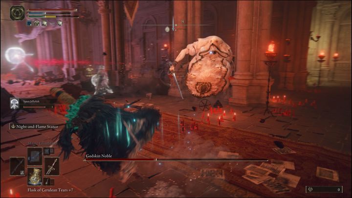 Gdy boss zacznie się zbliżać, próbujcie uciekać od niego, chowając się jednocześnie za kolumnami - Elden Ring: Szlachcic boskiej skóry (Godskin Noble) - boss, jak pokonać? - Elden Ring - poradnik do gry