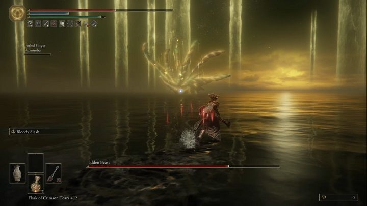 Atak, który może nastąpić w razie tak dalekiej odległości, to deszcz złotych pocisków - Elden Ring: Radagon ze Złotego Porządku, Eldeńska Bestia - boss, jak pokonać? - Elden Ring - poradnik do gry