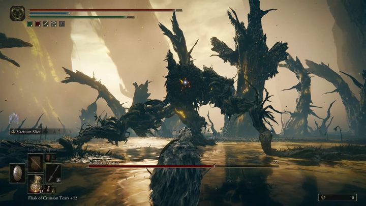 W drugiej fazie walki boss zyskuje atak potrójnej szarży, którego używa gdy jest od was nieco oddalony - Shadow of the Erdtree: Jak pokonać bossa Awatar ostrodrzewa (Scadutree Avatar)? - Elden Ring - poradnik do gry