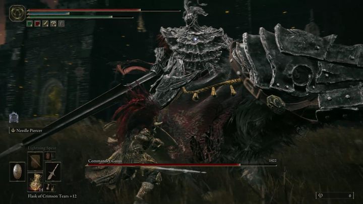Ataki lancą jeźdźca są dość przewidywalne, składając się z prostych wymachów i pchnięć lancą - Shadow of the Erdtree: Jak pokonać bossa Dowódca Gajusz (Commander Gaius)? - Elden Ring - poradnik do gry