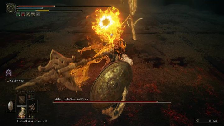 Podczas walki próbujcie trzymać się blisko Midry - Shadow of the Erdtree: Jak pokonać bossa Midra, Władca Oszalałego Płomienia (Midra, Lord of Frenzied Flame)? - Elden Ring - poradnik do gry