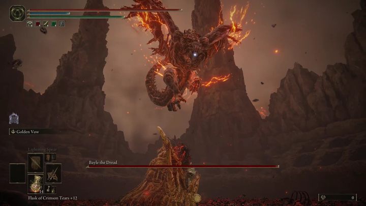 W obu fazach walki Bayle może także unieść się w powietrze i uderzyć w ziemię, próbując was zmiażdżyć - Shadow of the Erdtree: Jak pokonać bossa Bayle Groza (Bayle the Dread)? - Elden Ring - poradnik do gry