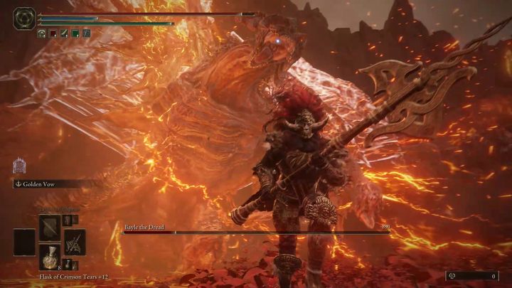 Ostatnim nowym atakiem Baylea jest naładowany cios zmasakrowanym skrzydłem - elektryczność pokryje całe jego ciało, nie tylko skrzydło - Shadow of the Erdtree: Jak pokonać bossa Bayle Groza (Bayle the Dread)? - Elden Ring - poradnik do gry