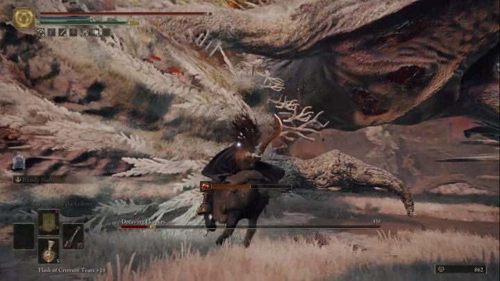 Jeśli korzystacie z broni narzucającej krwawienie lub odmrożenie, walka nie powinna trwać zbyt długo - smok ma dużą wrażliwość na wspomniane statusy - Elden Ring: Rozkładający się Ekzykes (Decaying Ekzykes) - boss, jak pokonać? - Elden Ring - poradnik do gry