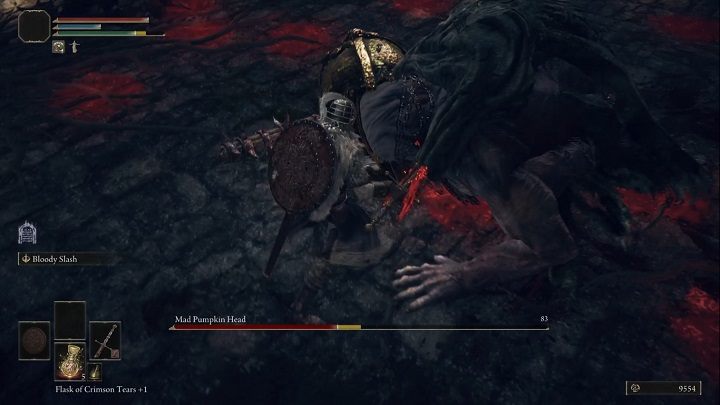 Kilka silniejszych ciosów i Szalony Dyniogłowy padnie na kolana otwierając się na krytyczny cios - Elden Ring: Szalony Dyniogłowy (Mad Pumpkin Head) - boss, jak pokonać? - Elden Ring - poradnik do gry