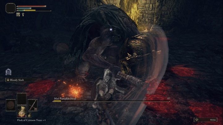 Walka z Szalonym Dyniogłowym przebiega cały czas tak samo, nie jest bowiem podzielona na fazy - Elden Ring: Szalony Dyniogłowy (Mad Pumpkin Head) - boss, jak pokonać? - Elden Ring - poradnik do gry