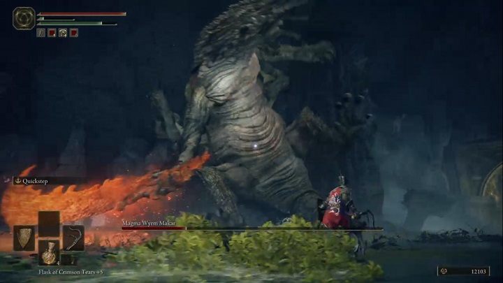 Oprócz tego Makar bierze też czasami potężny zamach, by następnie wykonać obrót i zakończyć całość potężnym uderzeniem w ziemię - Elden Ring: Magmowy Żmij Makar (Magma Wyrm Makar) - boss, jak pokonać? - Elden Ring - poradnik do gry